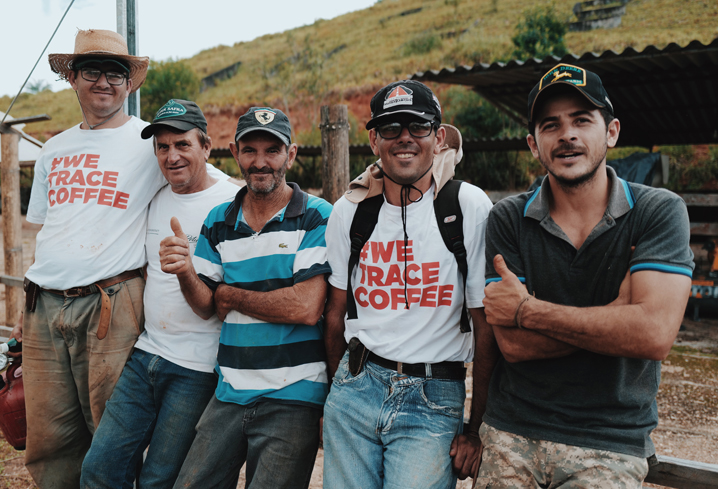 Farmer auf der Plantage von Petunia specialty coffee in Brasilien